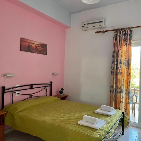 Elena Pool Lägenhetshotell