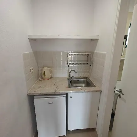 Elena Pool Lägenhetshotell Agios Georgios (Corfu)