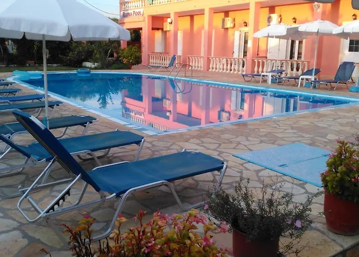 Aparthotel Elena Pool