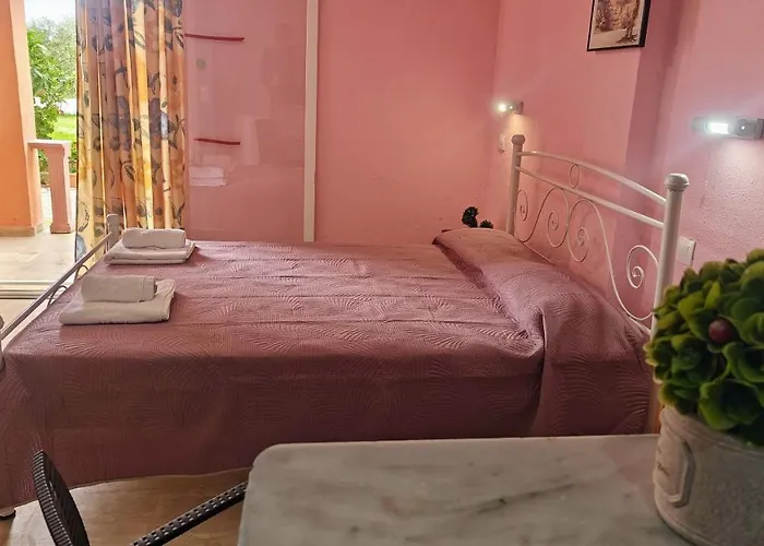 Aparthotel Elena Pool 3*