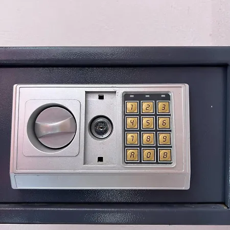 Elena Pool 3* 圣乔治斯