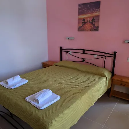 Apartmanhotel Elena Pool 3*