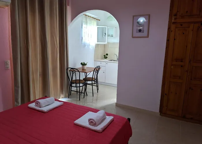 Apartmanhotel Elena Pool 3*