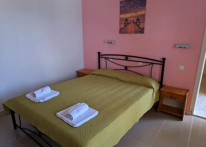 Apartmanhotel Elena Pool 3*