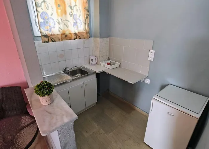 Elena Pool Apartmanhotel Ájosz Jeórjosz