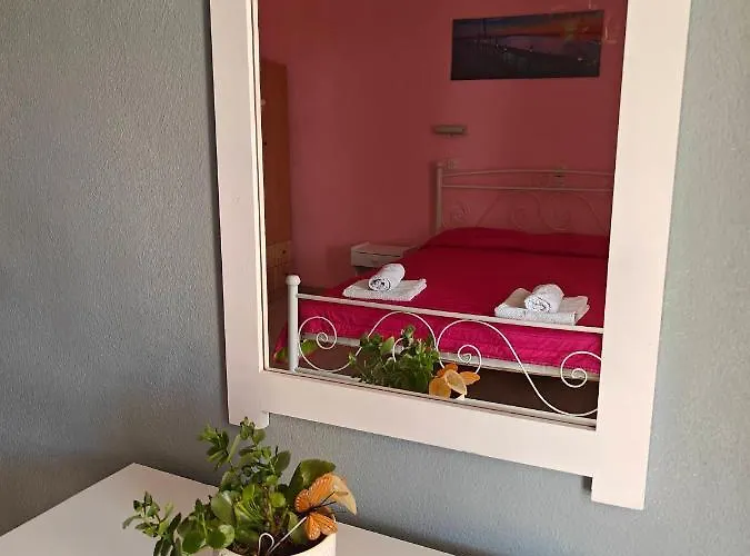 Elena Pool Apartmanhotel